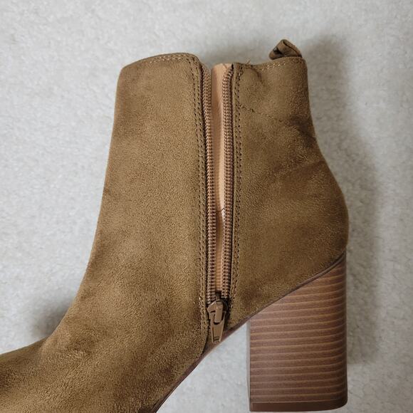 NWOT/Box Indigo Rd. Size 9M Suede Ankle Bootie Tan/Brown Block Heel - Picture 13 of 14